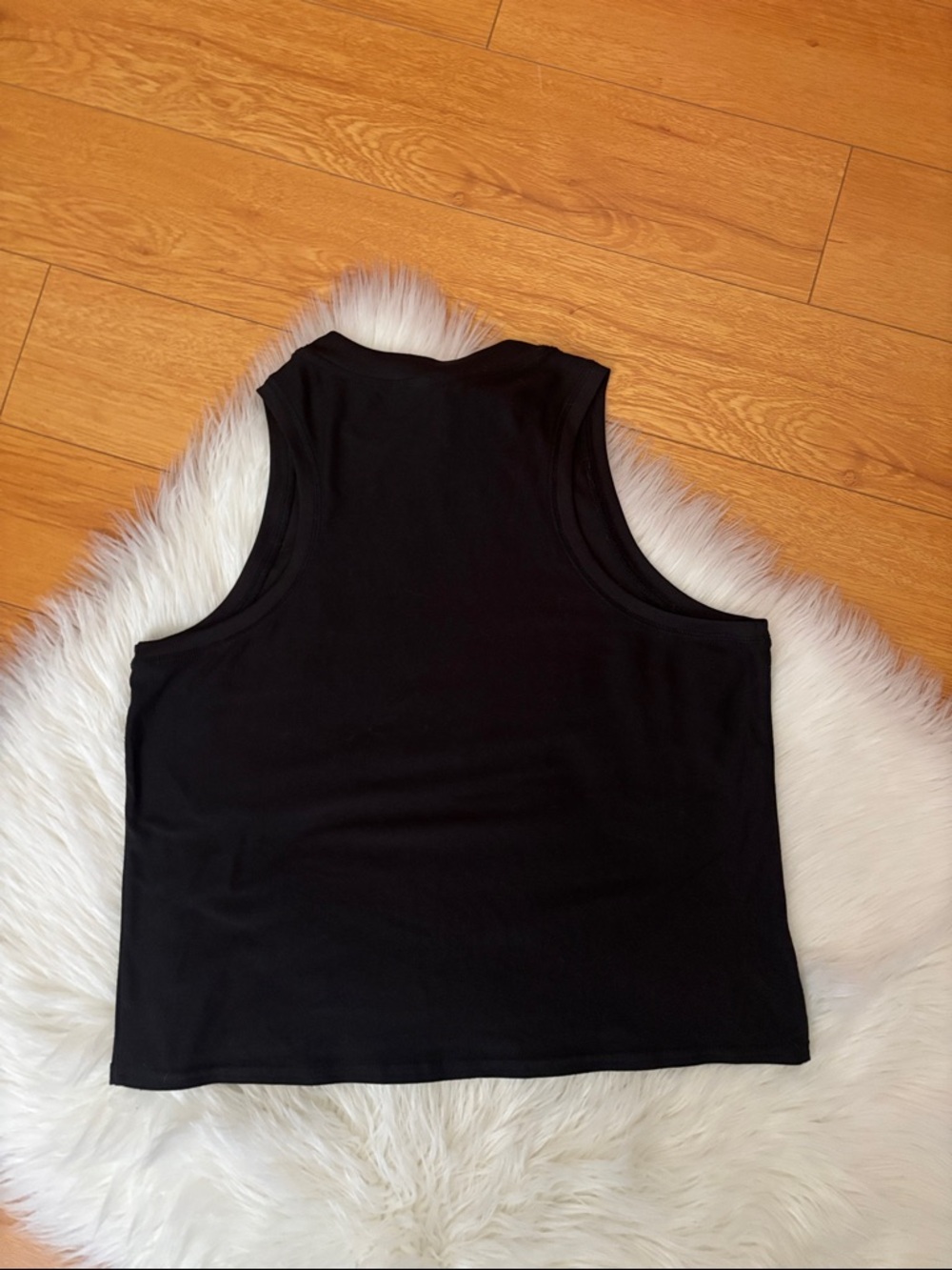 Vuori Black Tank - Picture 4 of 4